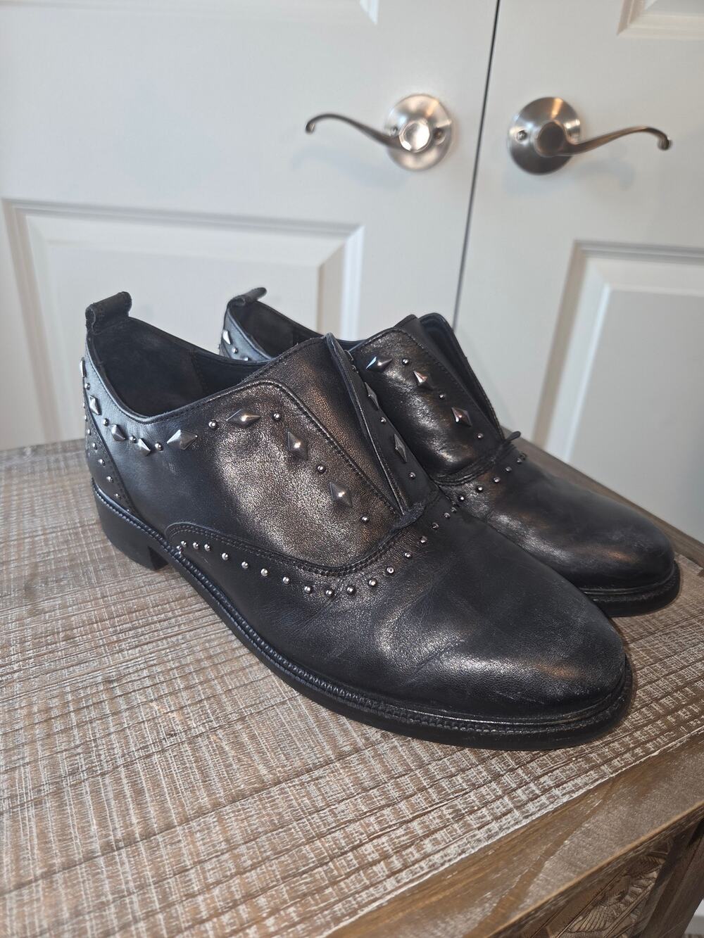 Frye Kelly Metal Stud Detail Leather Slip-On Shoe Size 6